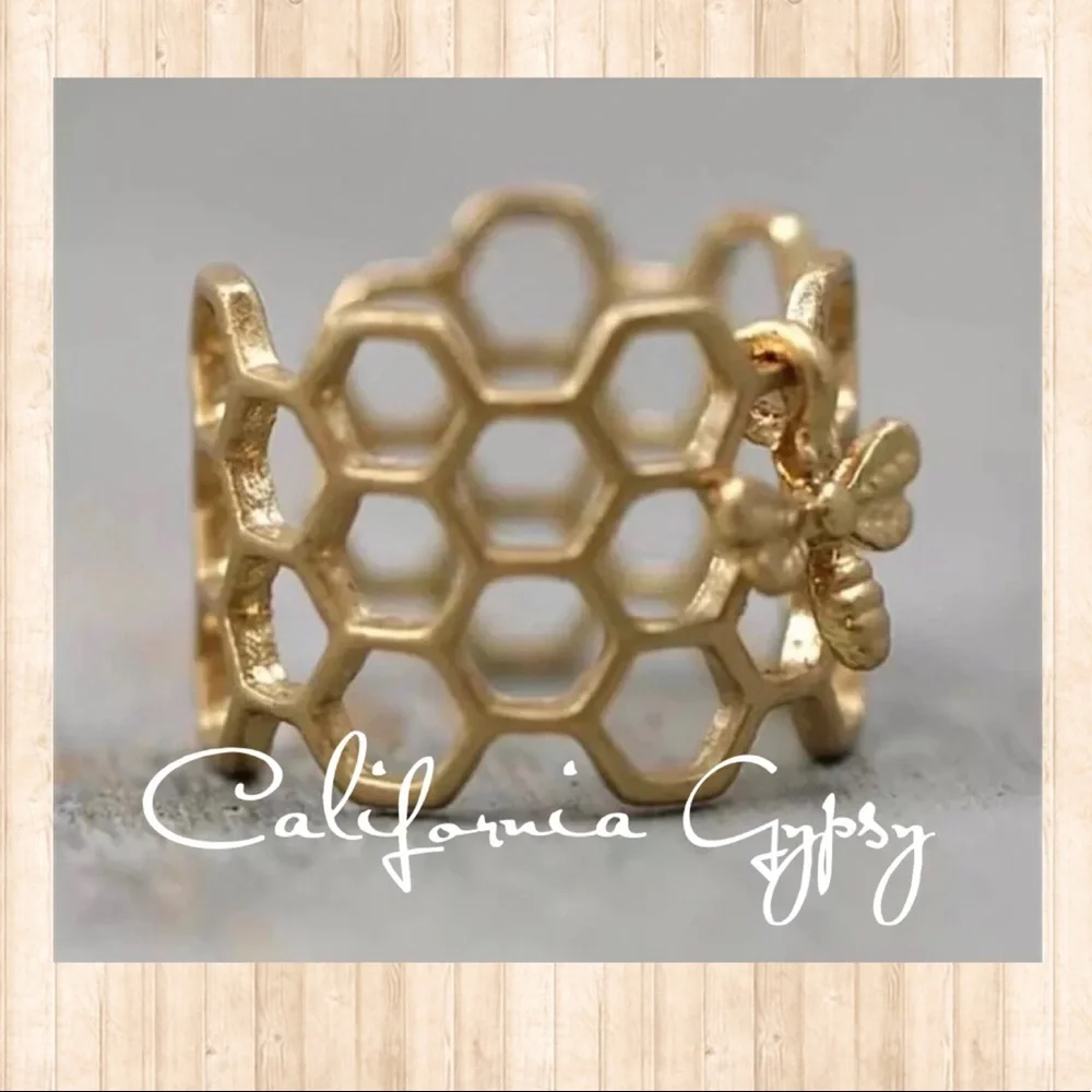 Honeycomb Bee Charm Ring 🐝 - Picture 6 of 9